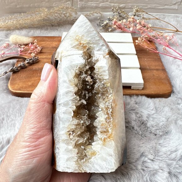 Gorgeous Agate with Druzy Polished Point/Tower from Brazil - Picture 4 of 7